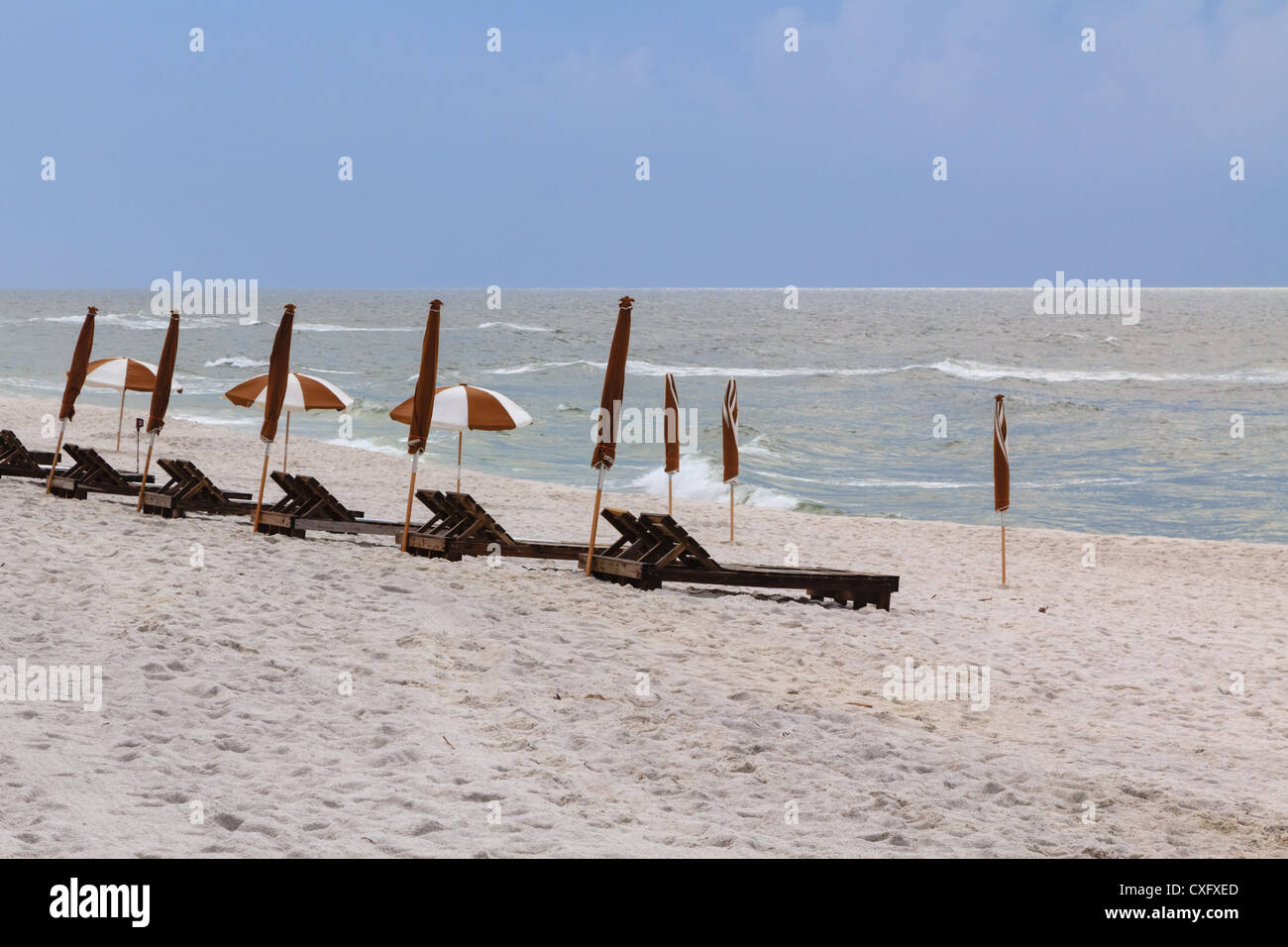Deck chairs beach hi-res stock photography and images - Alamy