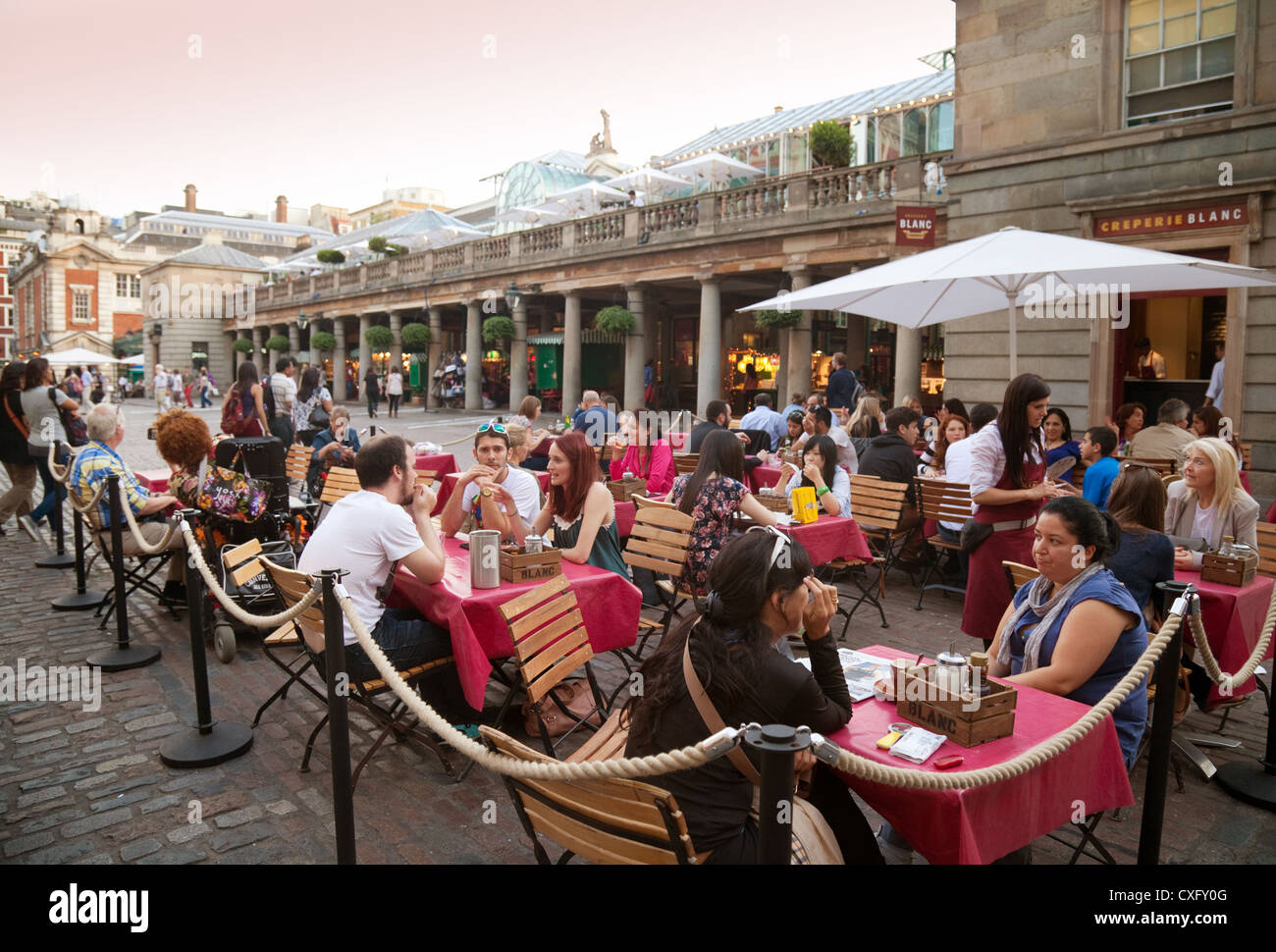 Cafe cafes london hi-res stock photography and images - Alamy