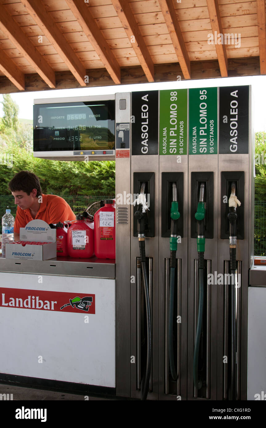 Spanish petrol filling station and attendant Stock Photo Alamy