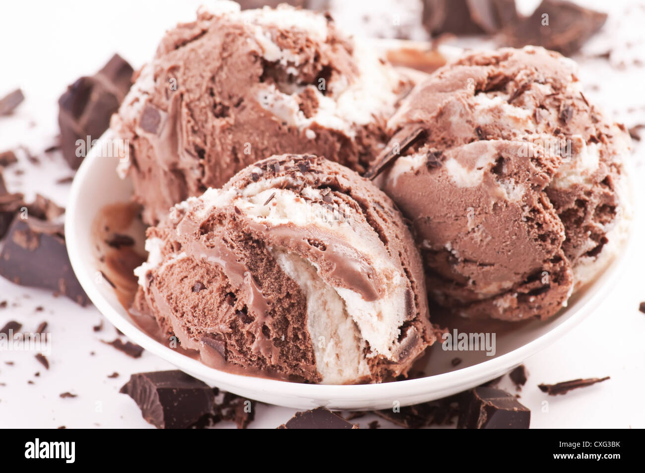 Vanilla chocolate ice cream scoops Stock Photo Alamy