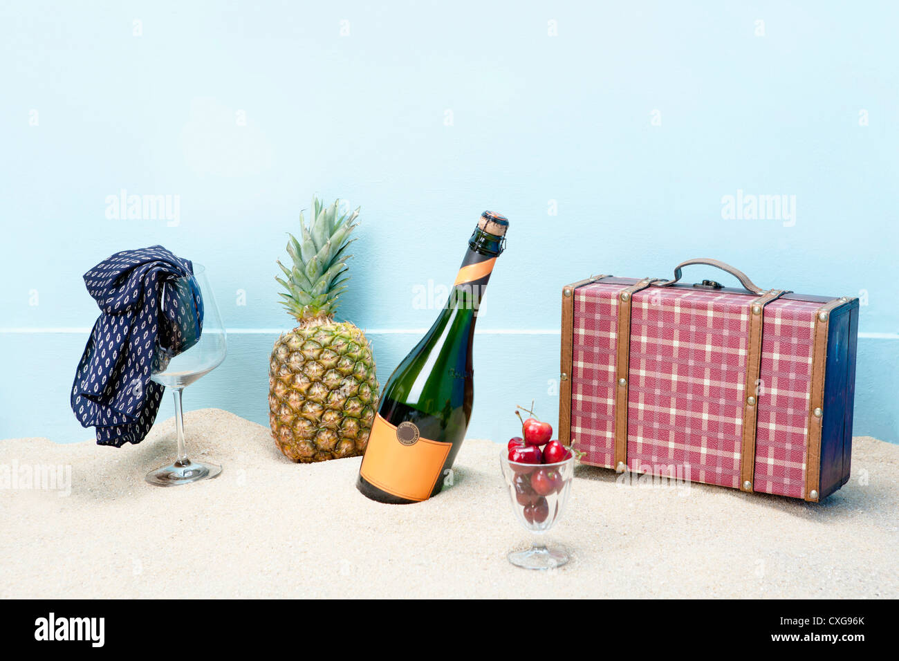 summer vacation items for woman Stock Photo Alamy