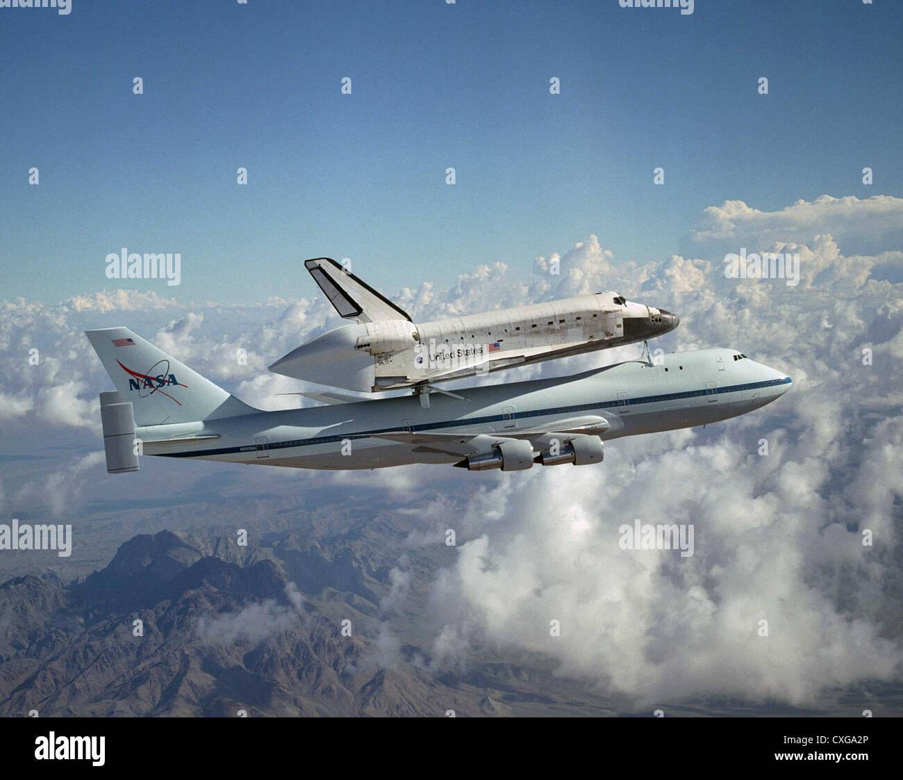 NASA shuttle riding piggy back on Boeing 747 jet Stock Photo