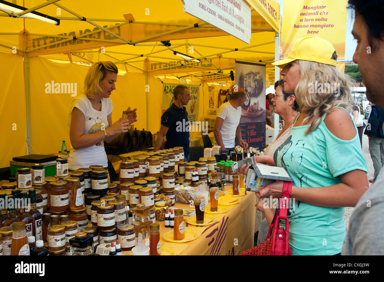 Farmers market circo massimo rome hi-res stock photography and images ...