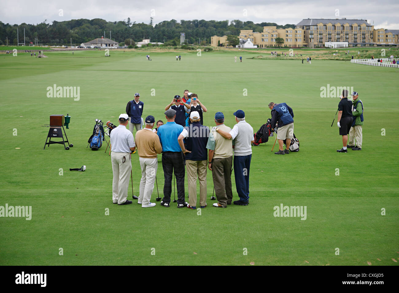 golfers st andrews old course first tee Stock Photo Alamy