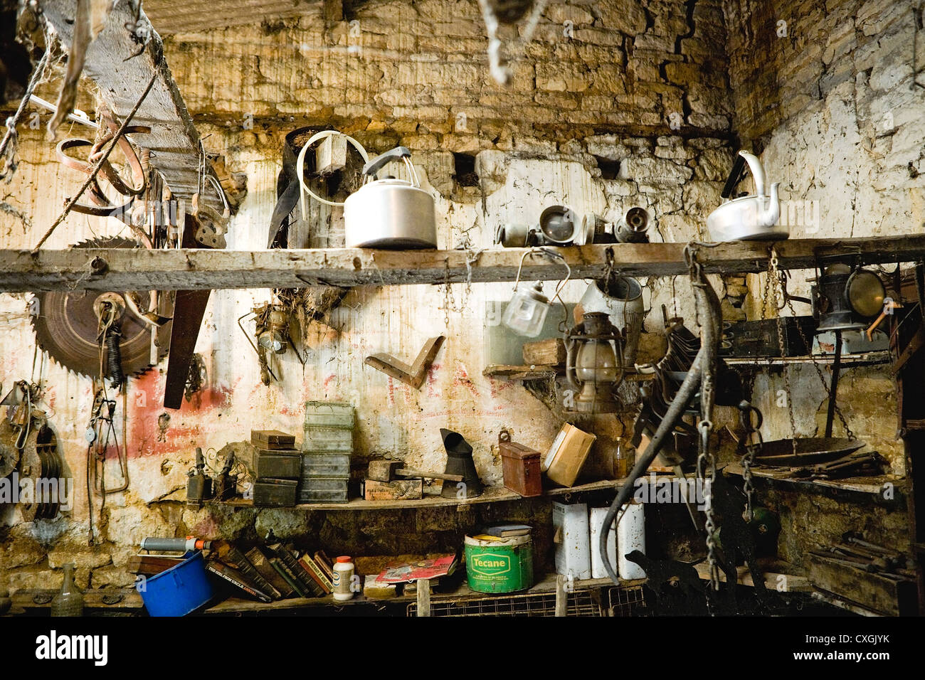 Old Shed Old Bottles Hi res Stock Photography And Images Alamy old-shed-old-bottles-hi-res-stock-photography-and-images-alamy