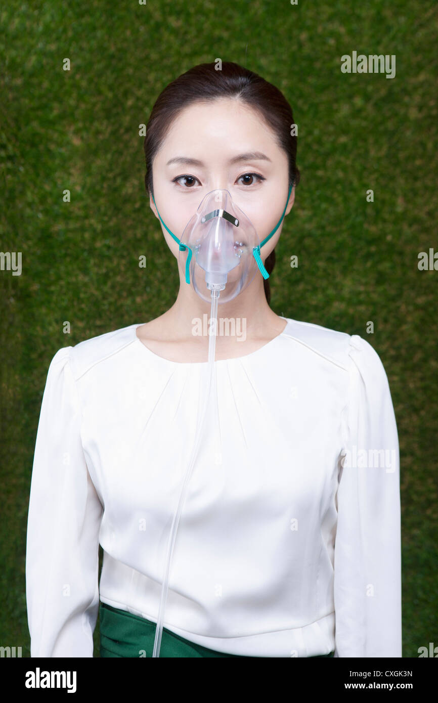 woman wearing respirator Stock Photo - Alamy