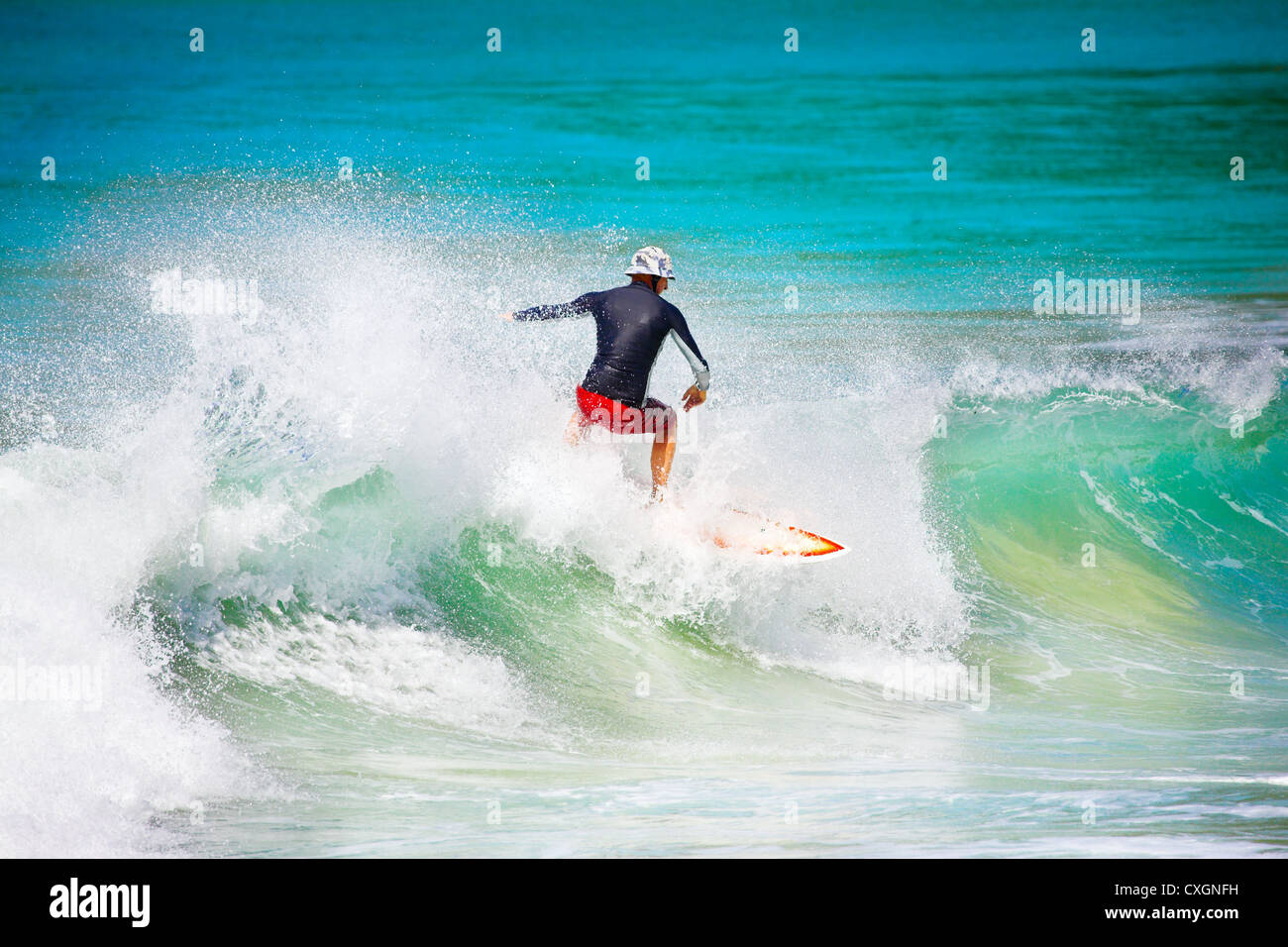 Surfer su hi-res stock photography and images - Alamy
