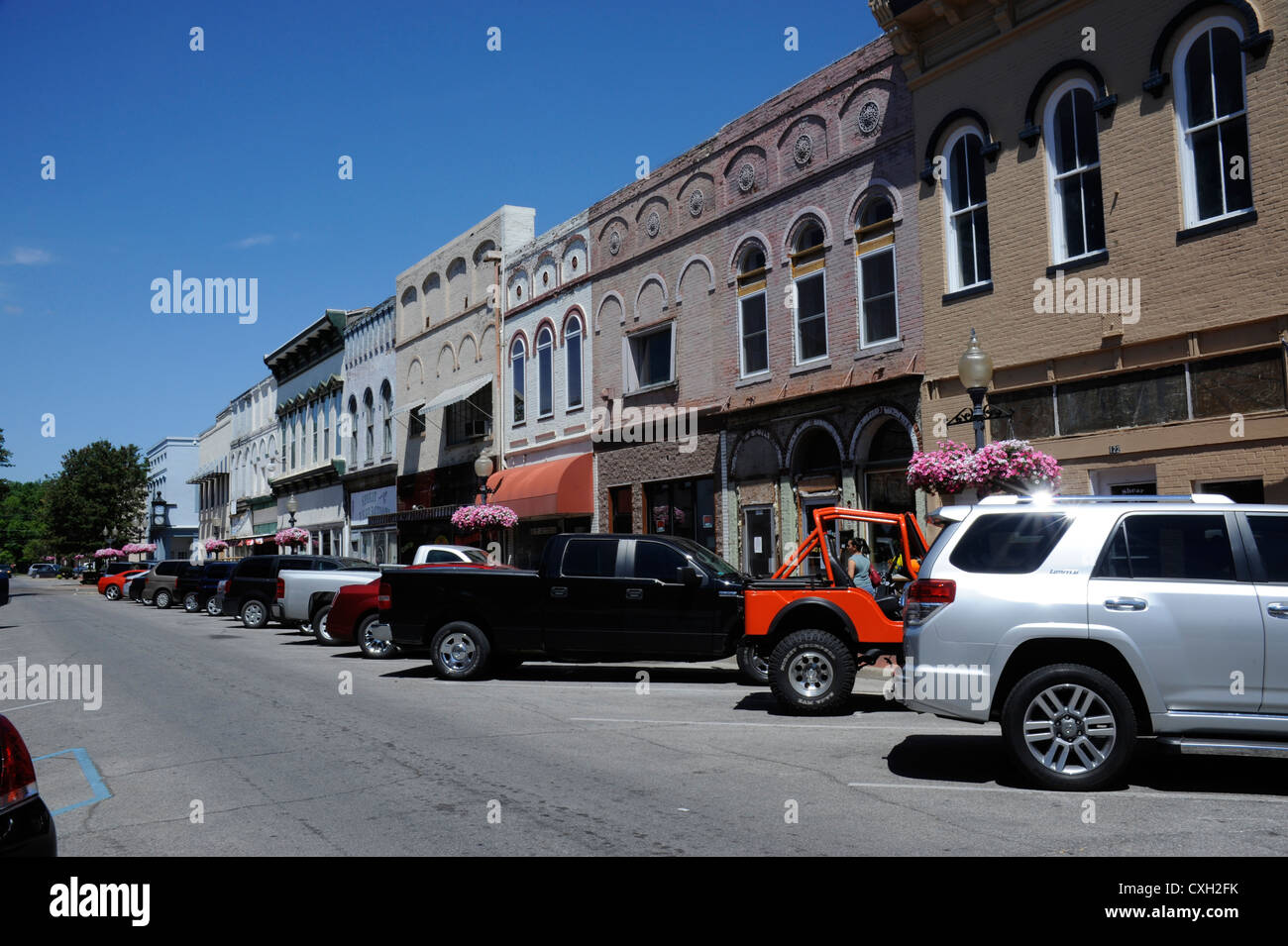 East Main Cross Street of downtown Edinburgh, Indiana Stock Photo - Alamy