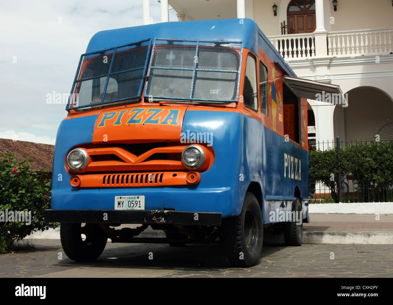 Vintage ex UPS parcel truck used as pizza van. Grenada Nicaragua Stock Photo
