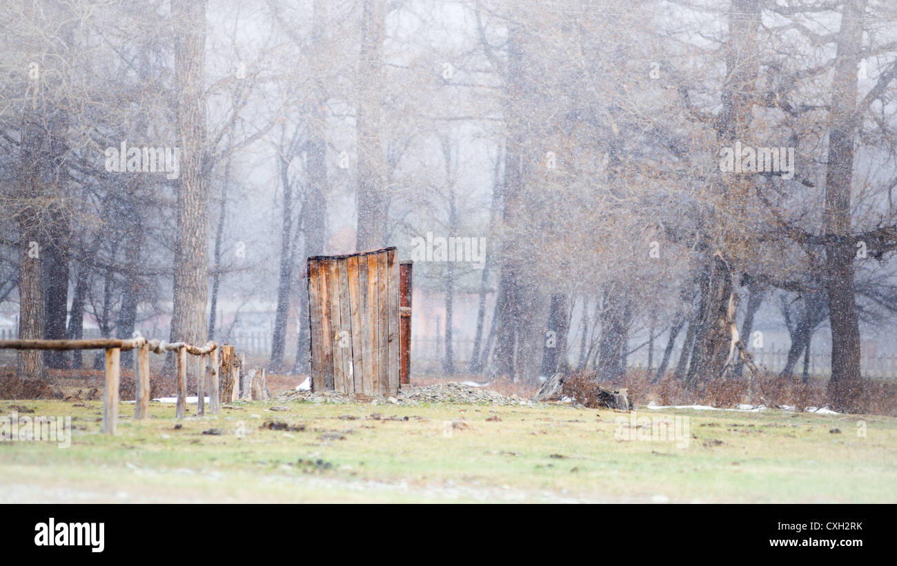 Toilet outside outdoor outhouse hi-res stock photography and images - Alamy