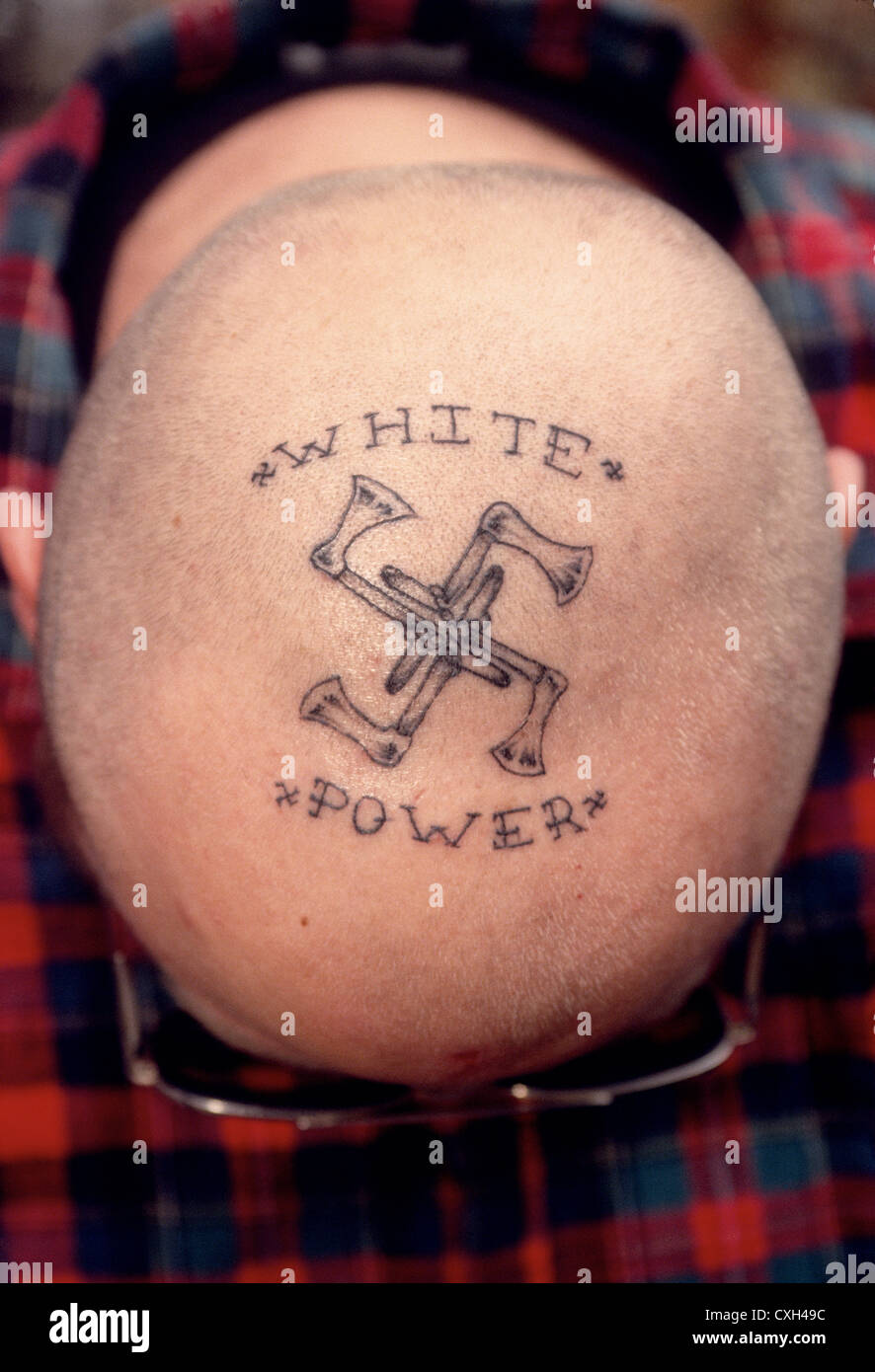 Washington's Crossing, PA A skinhead displays his 'white power' tattoo at the USA Nationalist's Party rally Stock Photo