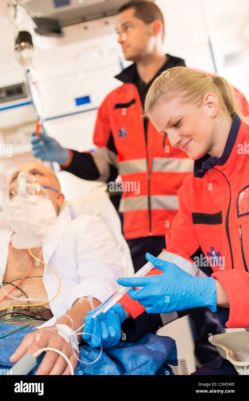 уколы от высокого давления. какие уколы в скорой помощи. фельдшер стационар. какие уколы в скорой помощи. глюкаген 1мг.