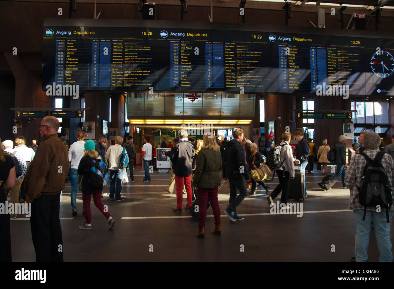 Oslo Sentralstasjon S the main railway station main hall central Oslo Norway Europe Stock Photo
