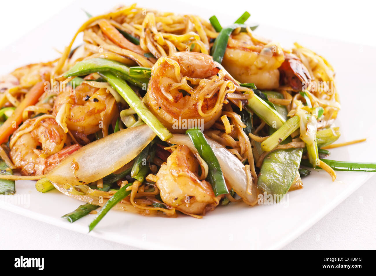 chinese stir fried noodles Stock Photo - Alamy