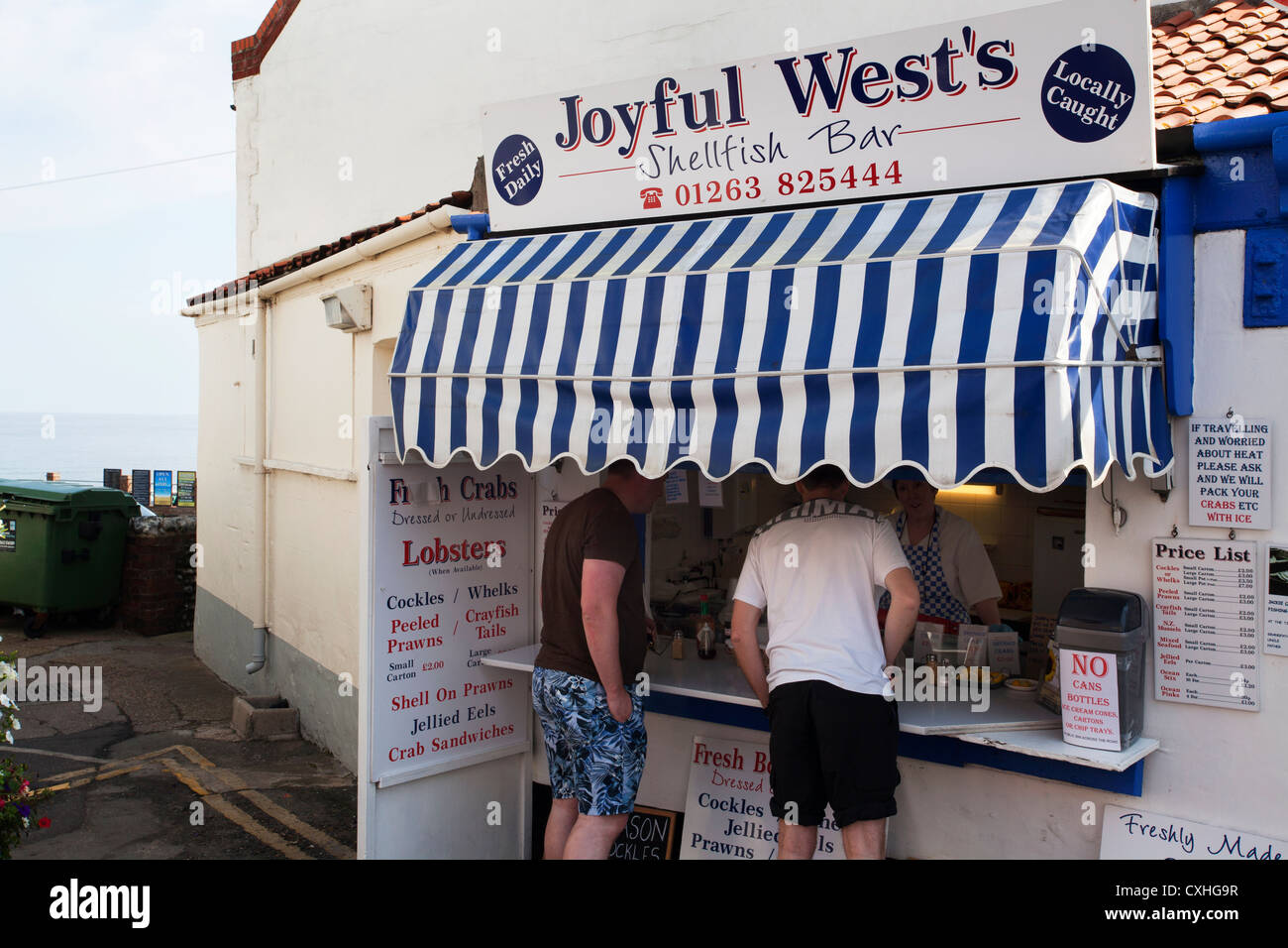Shellfish stall uk hi-res stock photography and images - Alamy