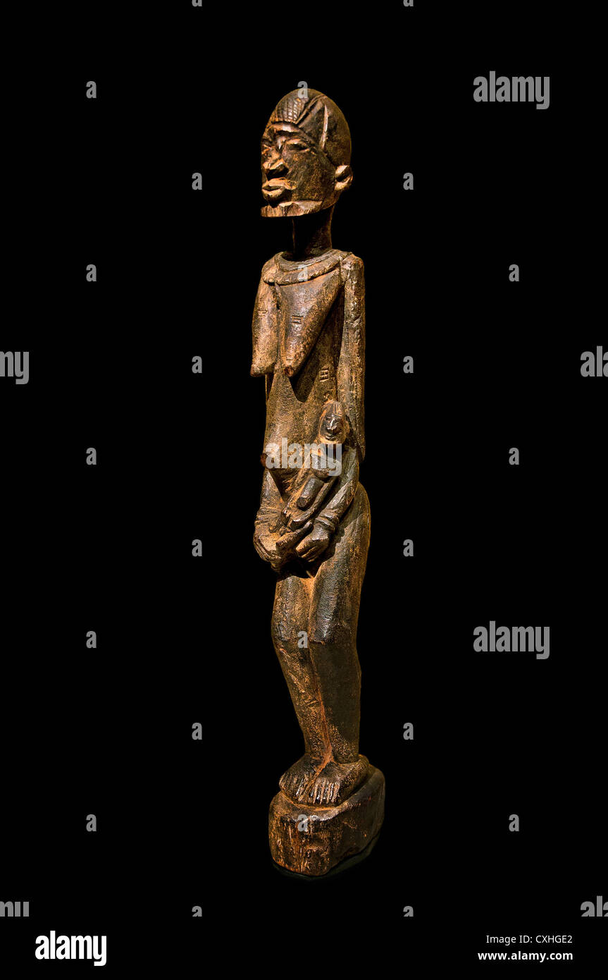 Mother and Child 16th–19th century Mali Dogon Peoples Wood 61.5 cm Africa Stock Photo