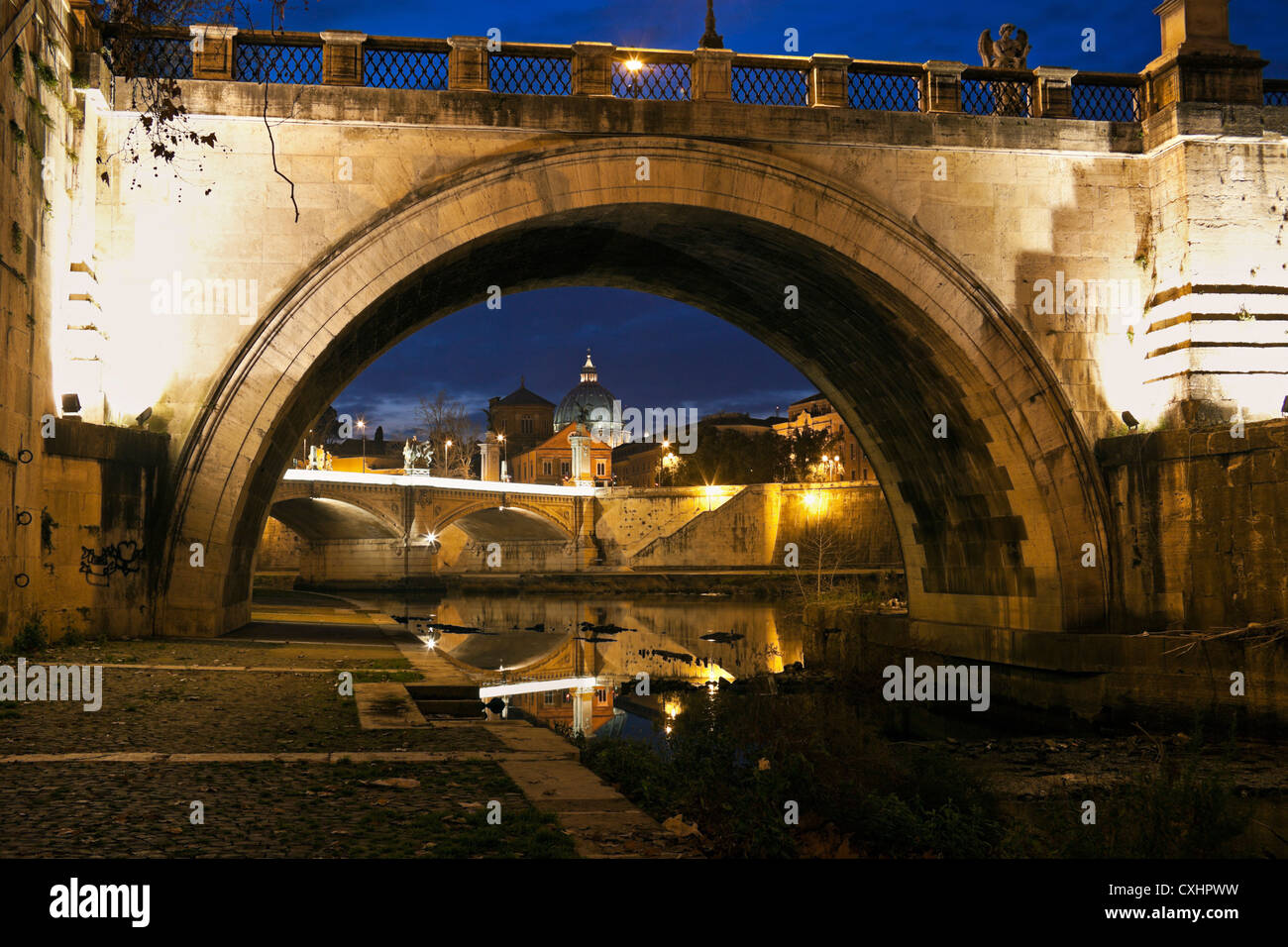 Rome bridge hi-res stock photography and images - Alamy