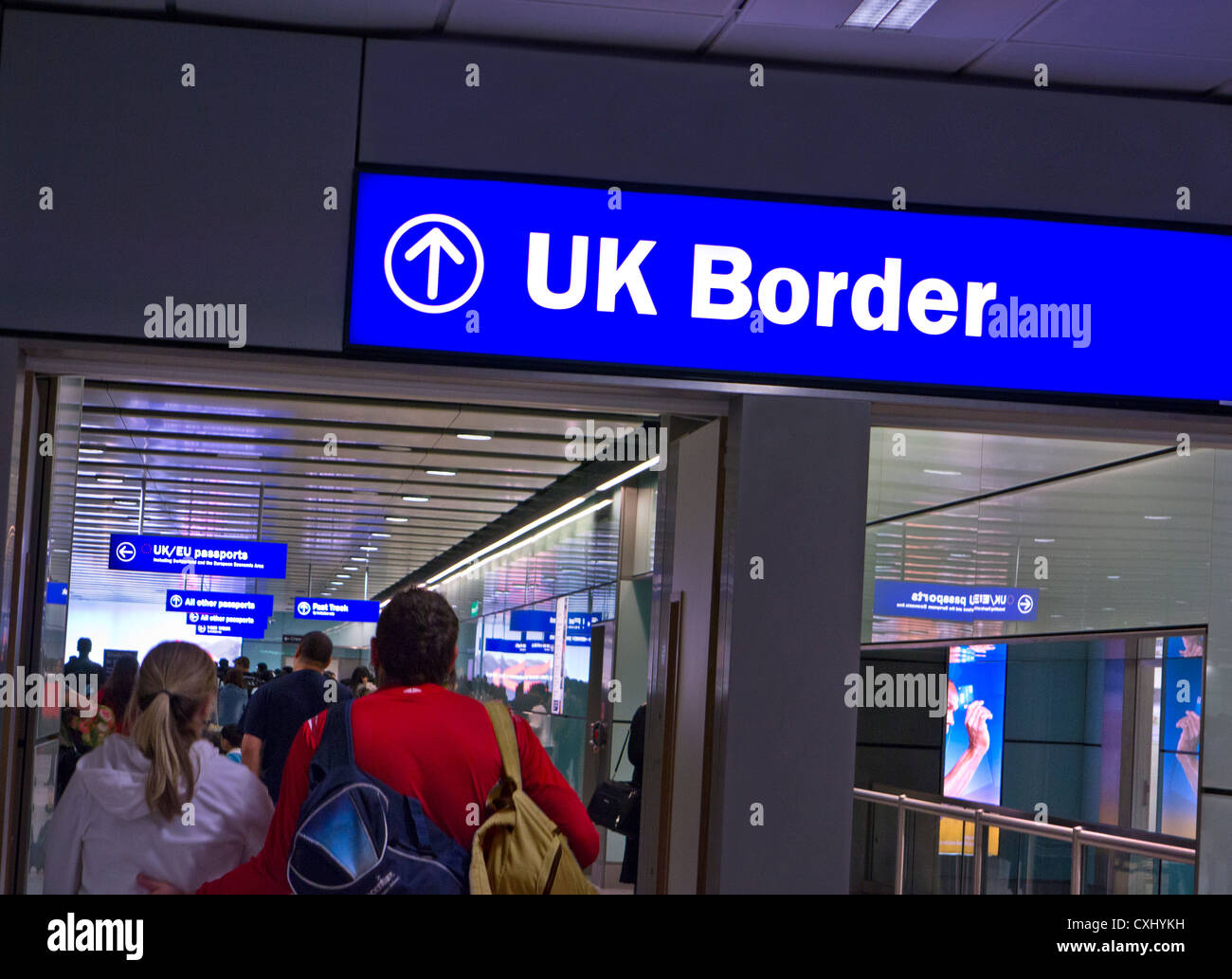 UK BORDER IMMIGRATION ARRIVALS Border Control sign for arriving