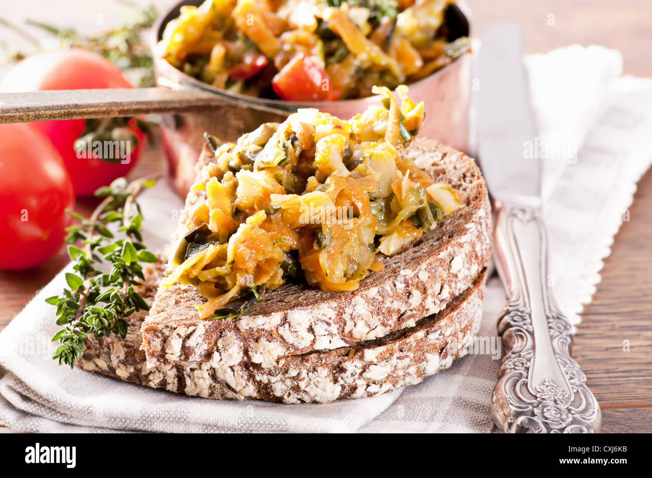 Onion ragout pot hi-res stock photography and images - Alamy