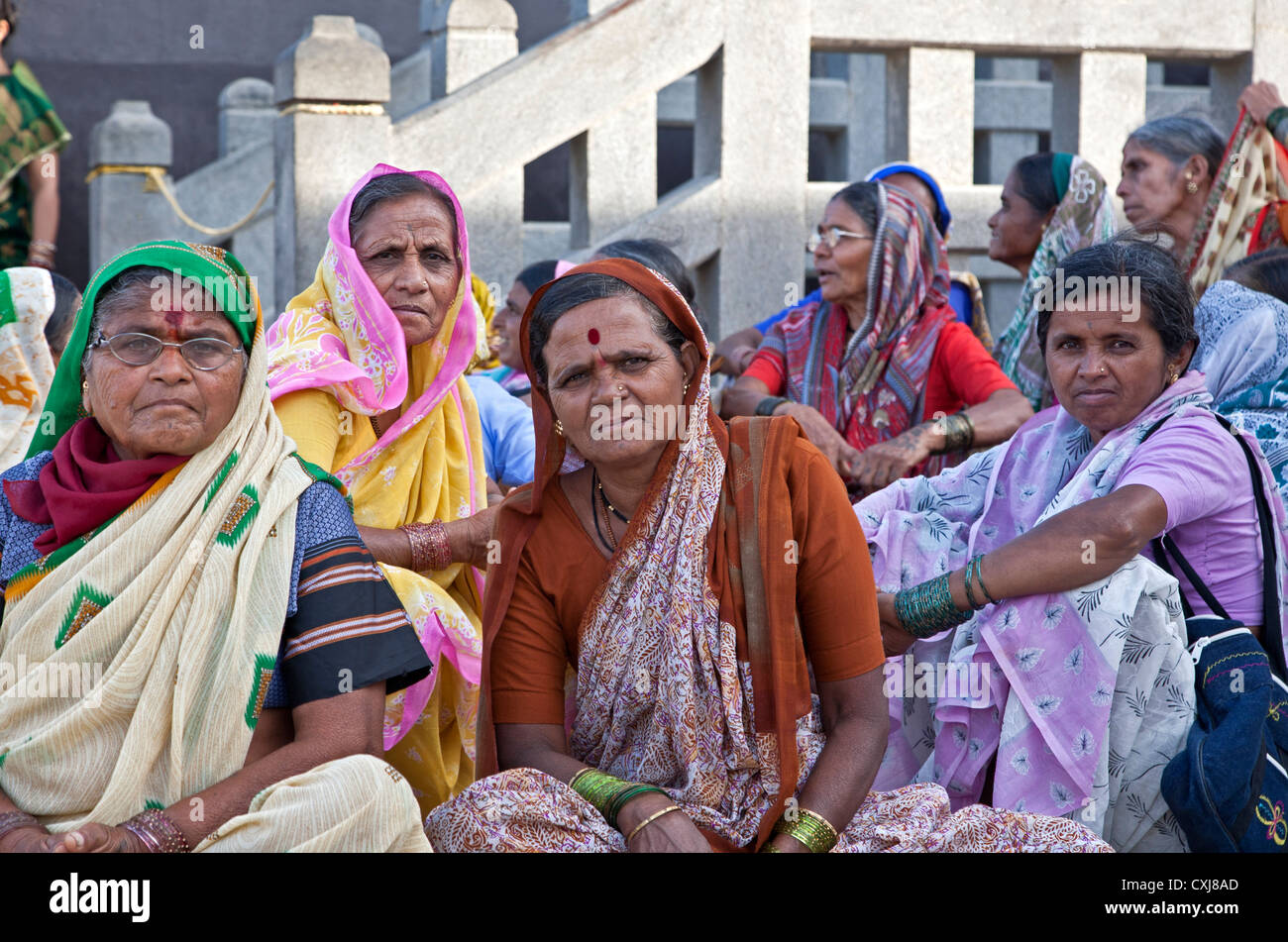 Women wearing indian traditional dress hi-res stock photography and ...