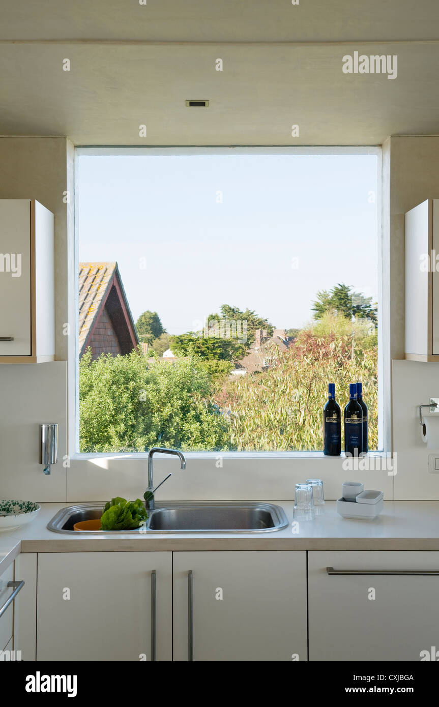Modern Kitchen Sink Area: Desain dan Fungsi yang Efektif
