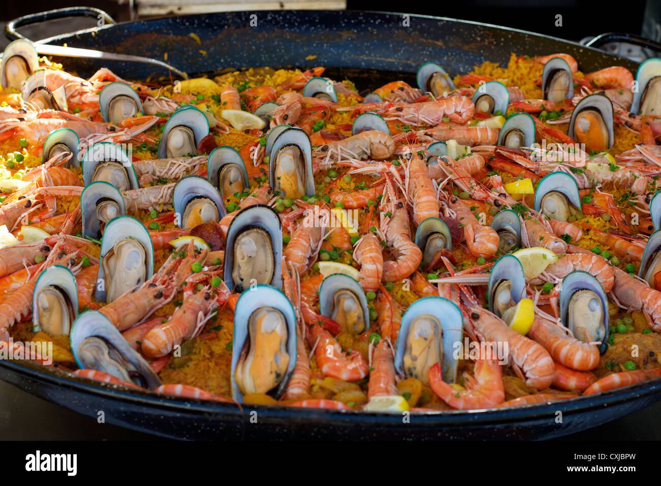 Seafood shrimps france market hires stock photography and images Alamy