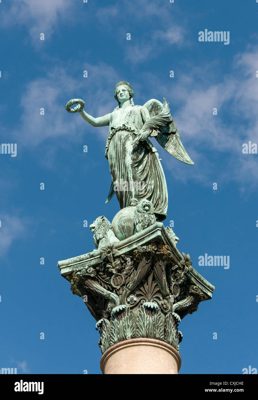 Statue of Concordia - Goddess of Harmony - atop King Wilhelm Jubilee Column (Jubilaumssaule), Schlossplatz, Stuttgart, Germany Stock Photo