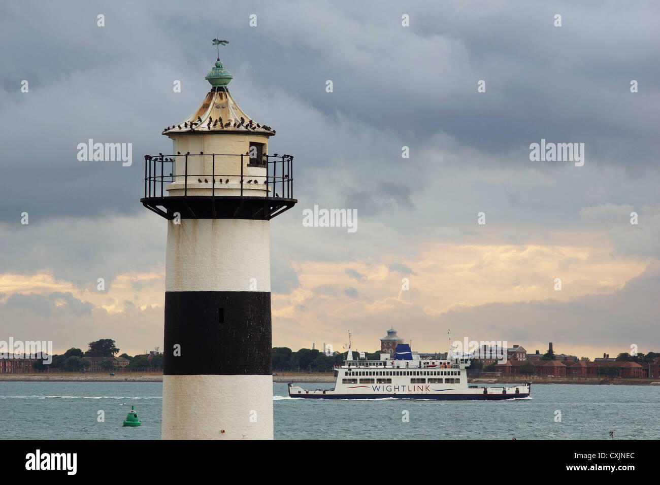 Isle of white ferry hi-res stock photography and images - Alamy
