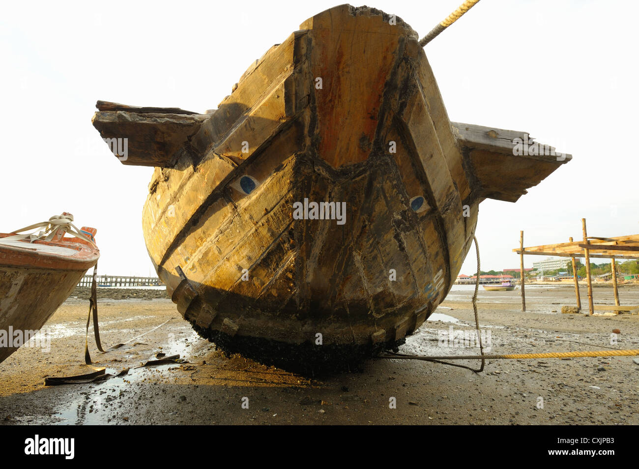 Boat fishermen wreck Bang Stock Photo Alamy