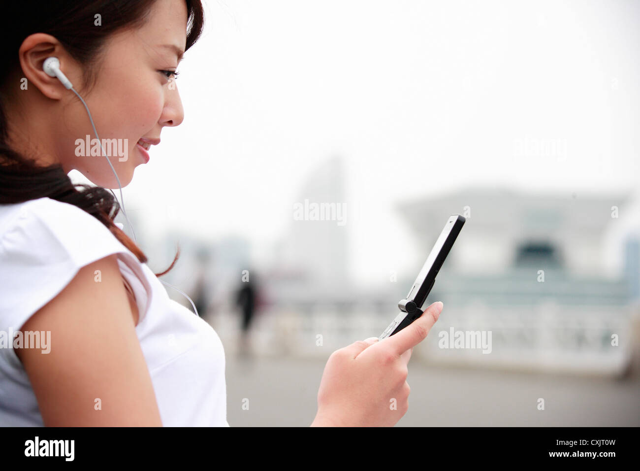 Japanese woman in her 20s Stock Photo - Alamy