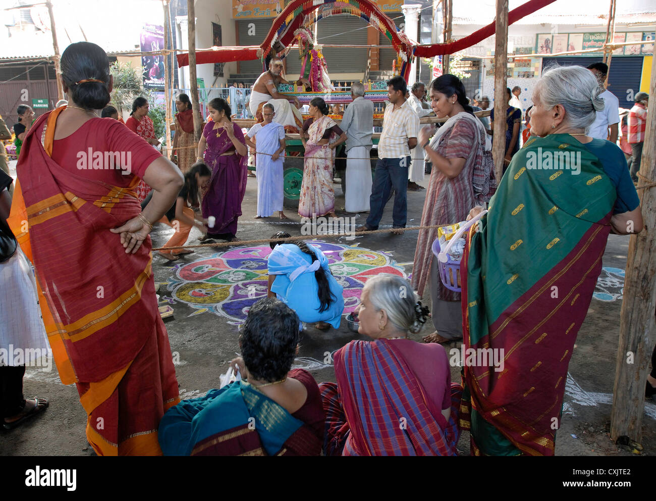 India woman rangoli pattern hi-res stock photography and images - Alamy