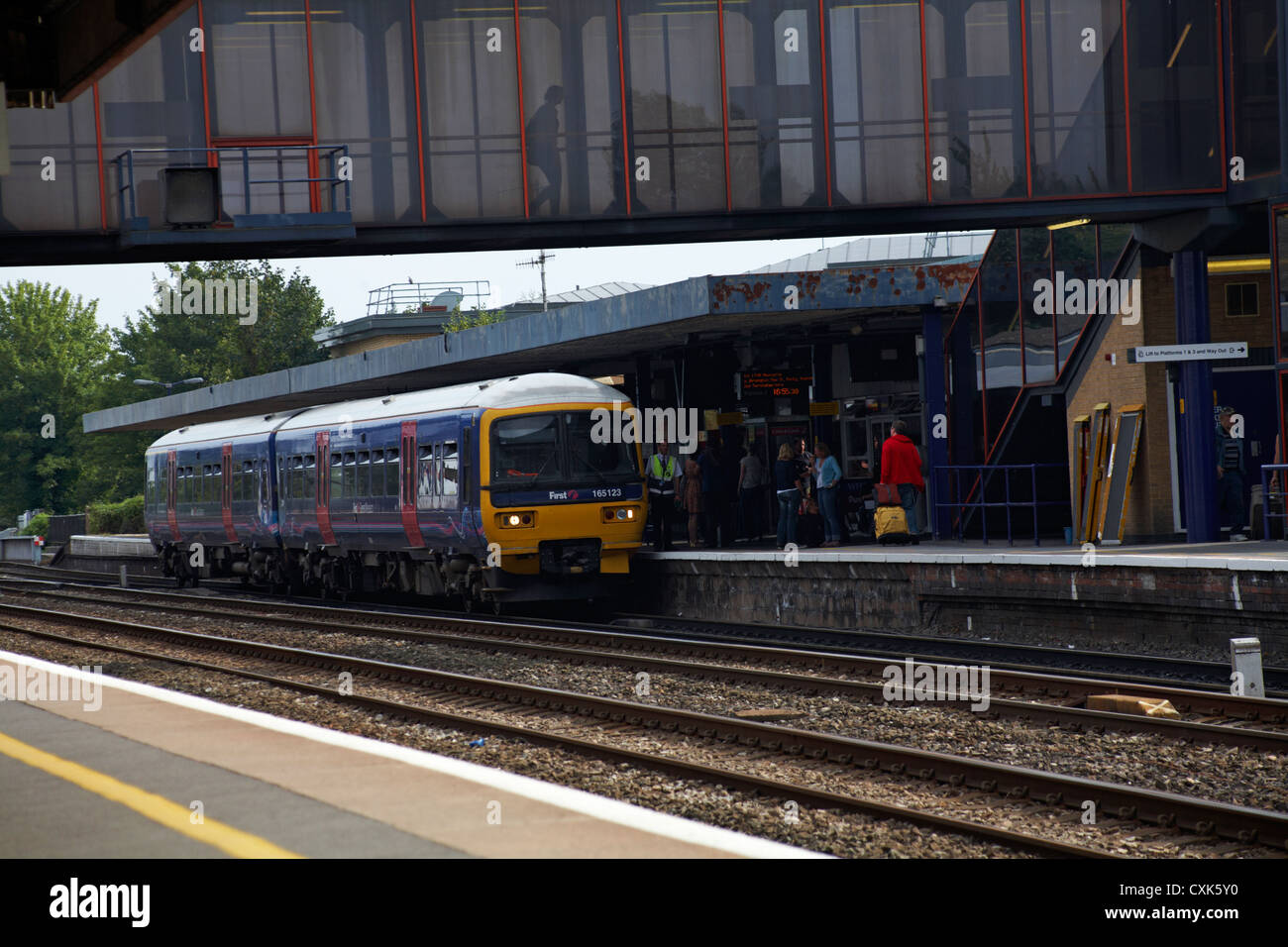 First Great Western train at Oxford station, Oxford, Oxfordshire UK  in July - GWR class 165 165123 Stock Photo