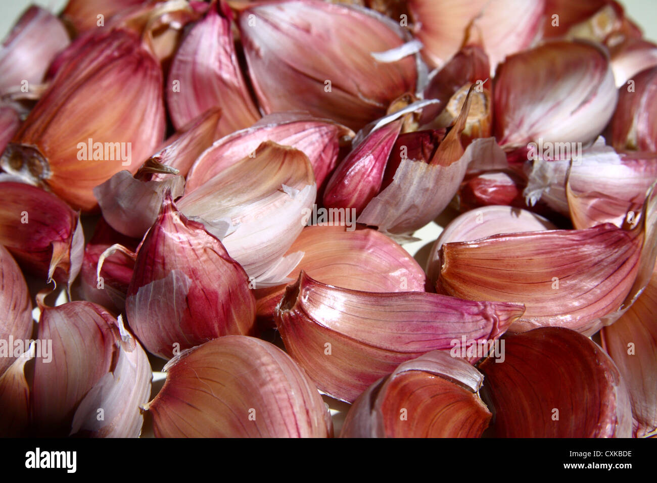 Unpeeled Cloves of Garlic Stock Photo Alamy