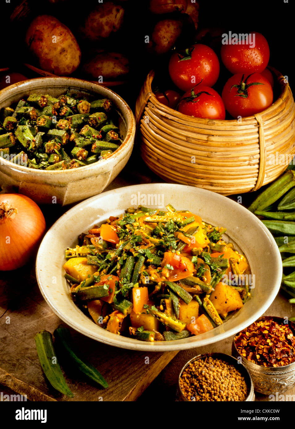 ALOO BHINDI,POTATO AND OKRA CURRY Stock Photo Alamy