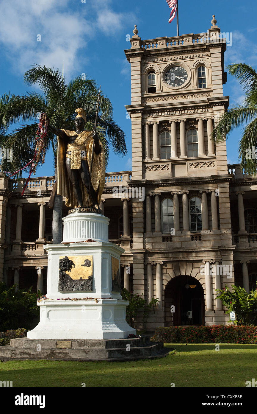 Elk284-1167v Hawaii, Oahu, Honolulu, Kamehameha statue Stock Photo - Alamy