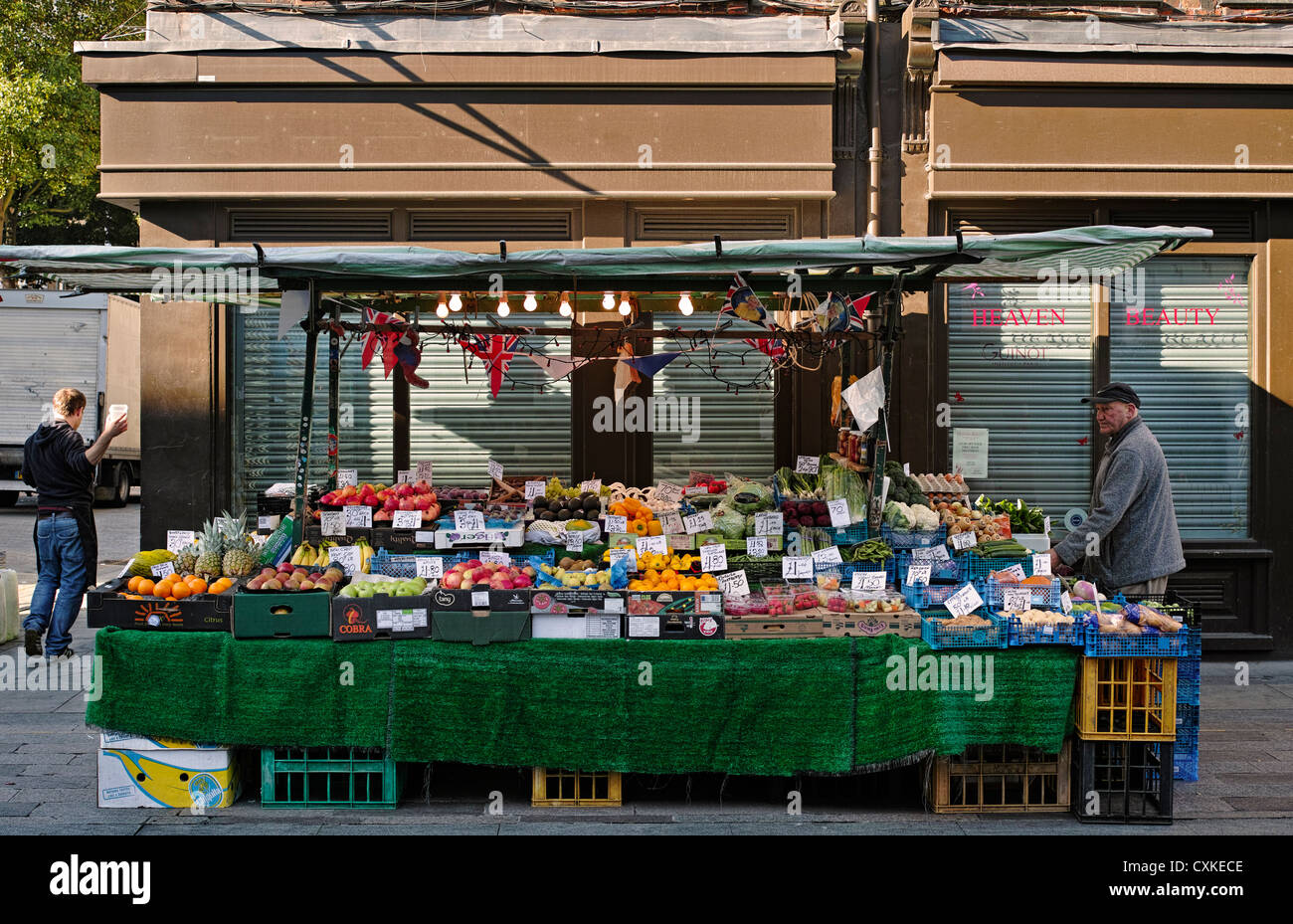 Whitecross Street market greengrocer Stock Photo