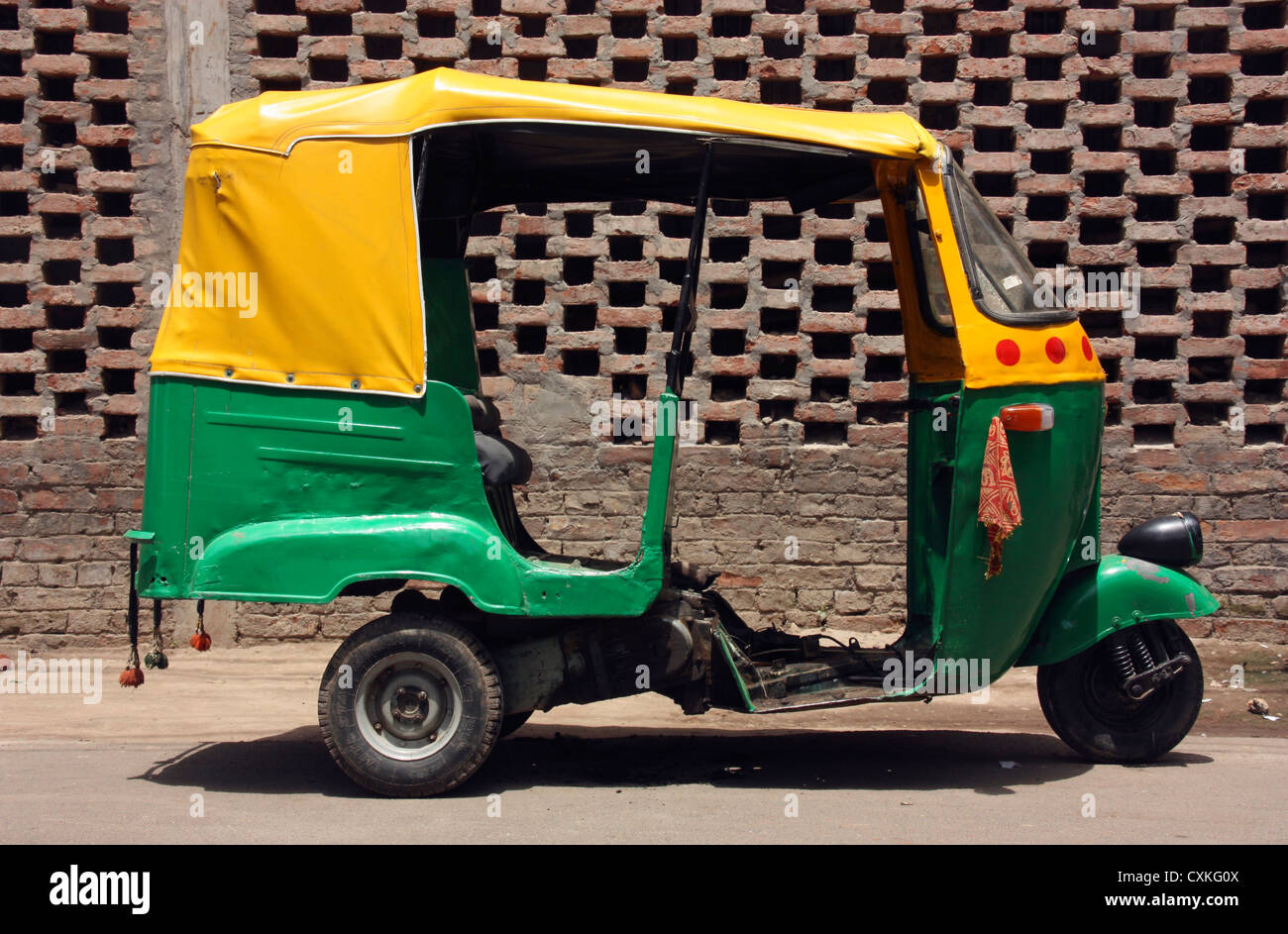 Tricycle rickshaw taxi. Varanasi India Stock Photo Alamy