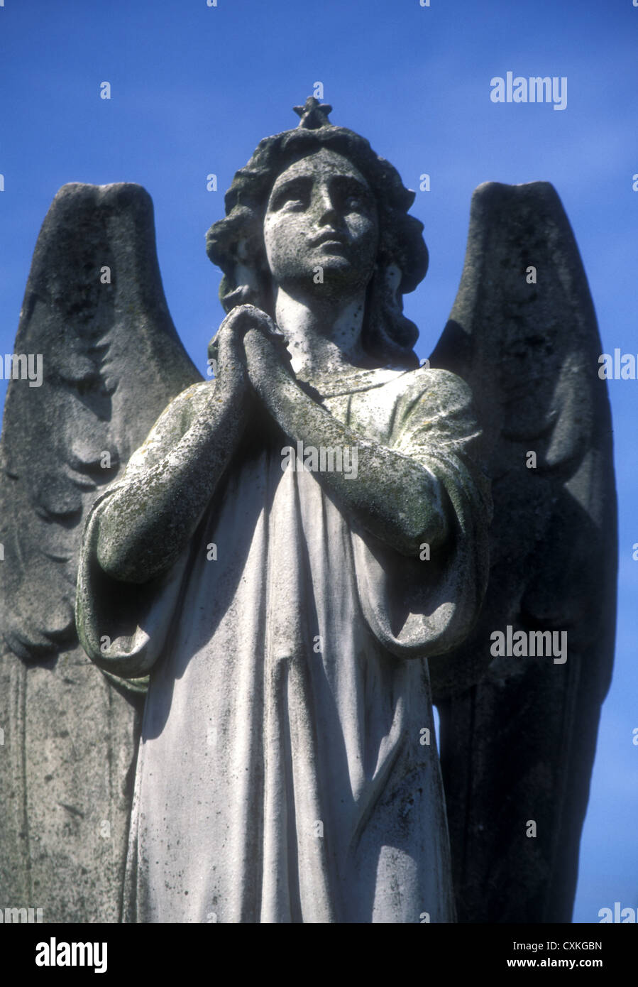 Angel headstone in a cemetery UK Stock Photo - Alamy