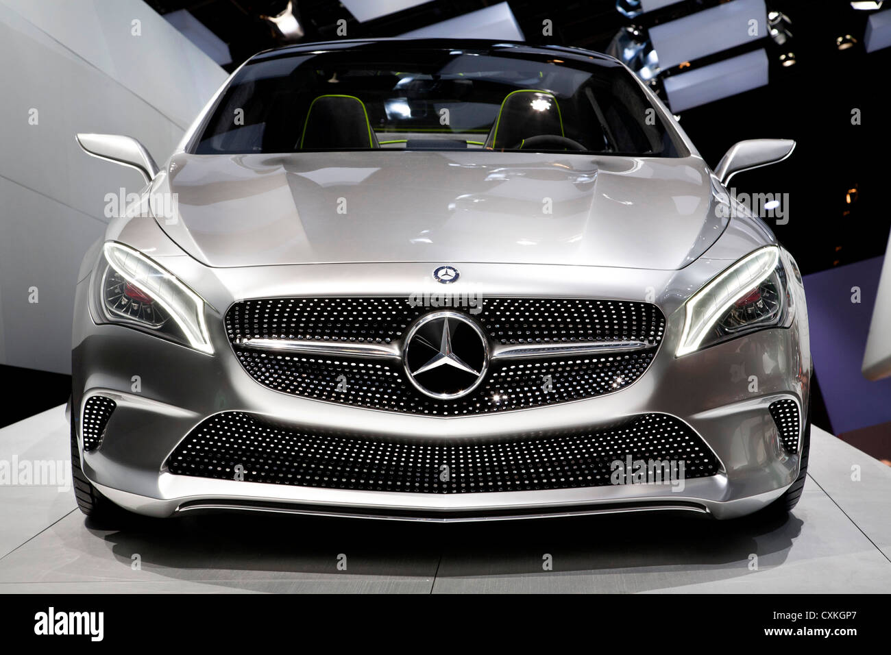 Mercedes Benz Concept Style Coupe CSC at the Paris Motor Show 2012 ...