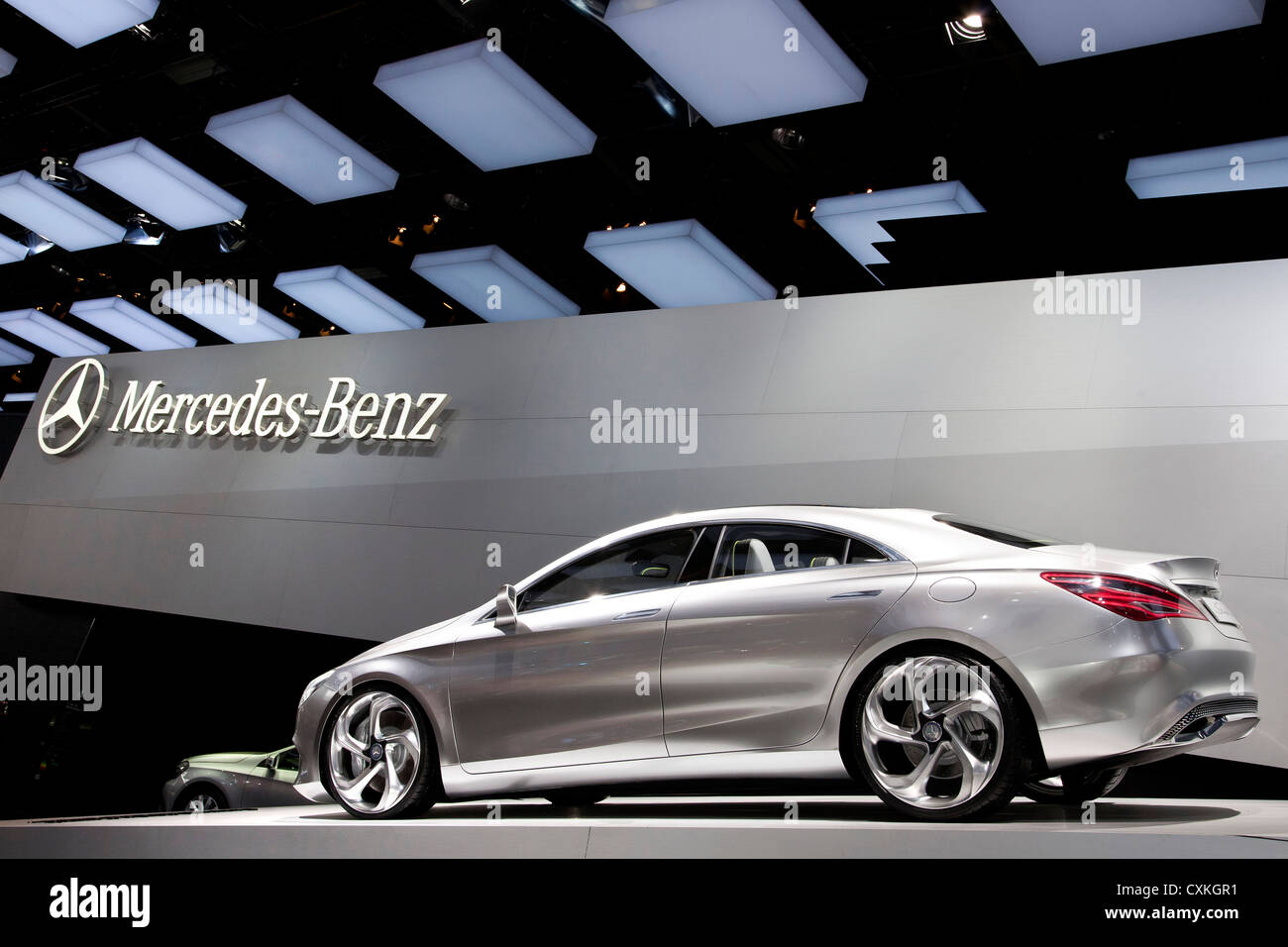 Mercedes Benz Concept Style Coupe CSC at the Paris Motor Show 2012 ...