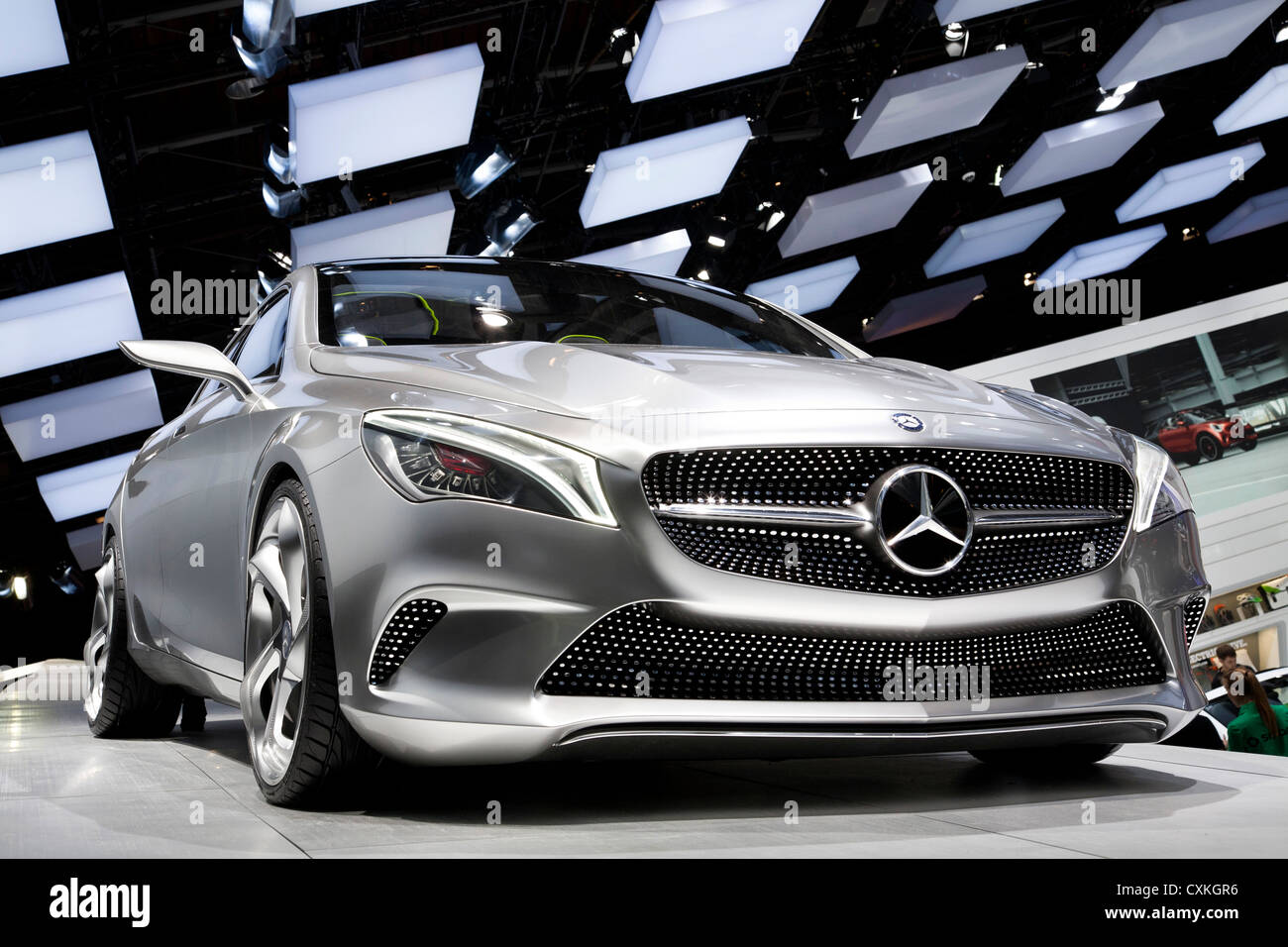Mercedes Benz Concept Style Coupe CSC at the Paris Motor Show 2012 ...
