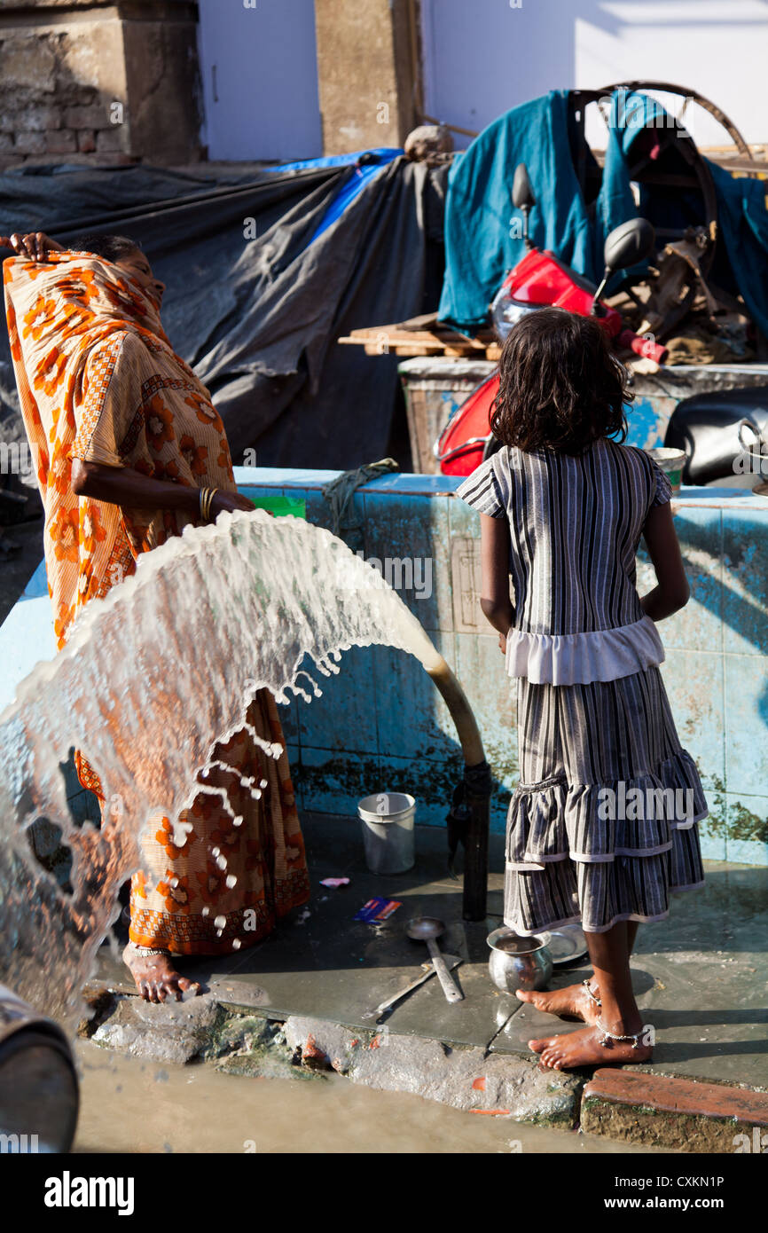 Public Washing Place in Kolkata Stock Photo Alamy