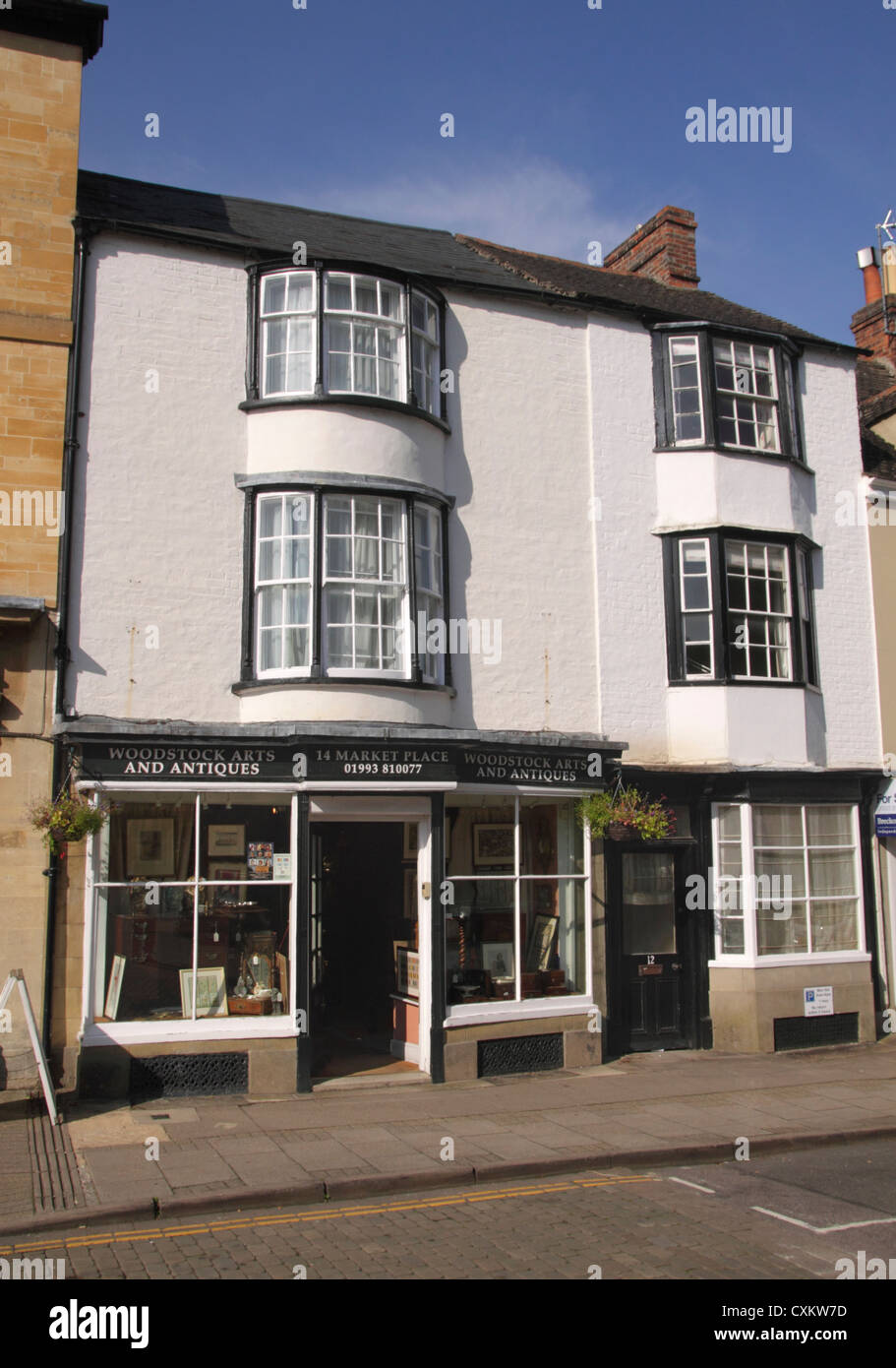 Woodstock Arts and Antiques shop Woodstock Oxfordshire Stock Photo
