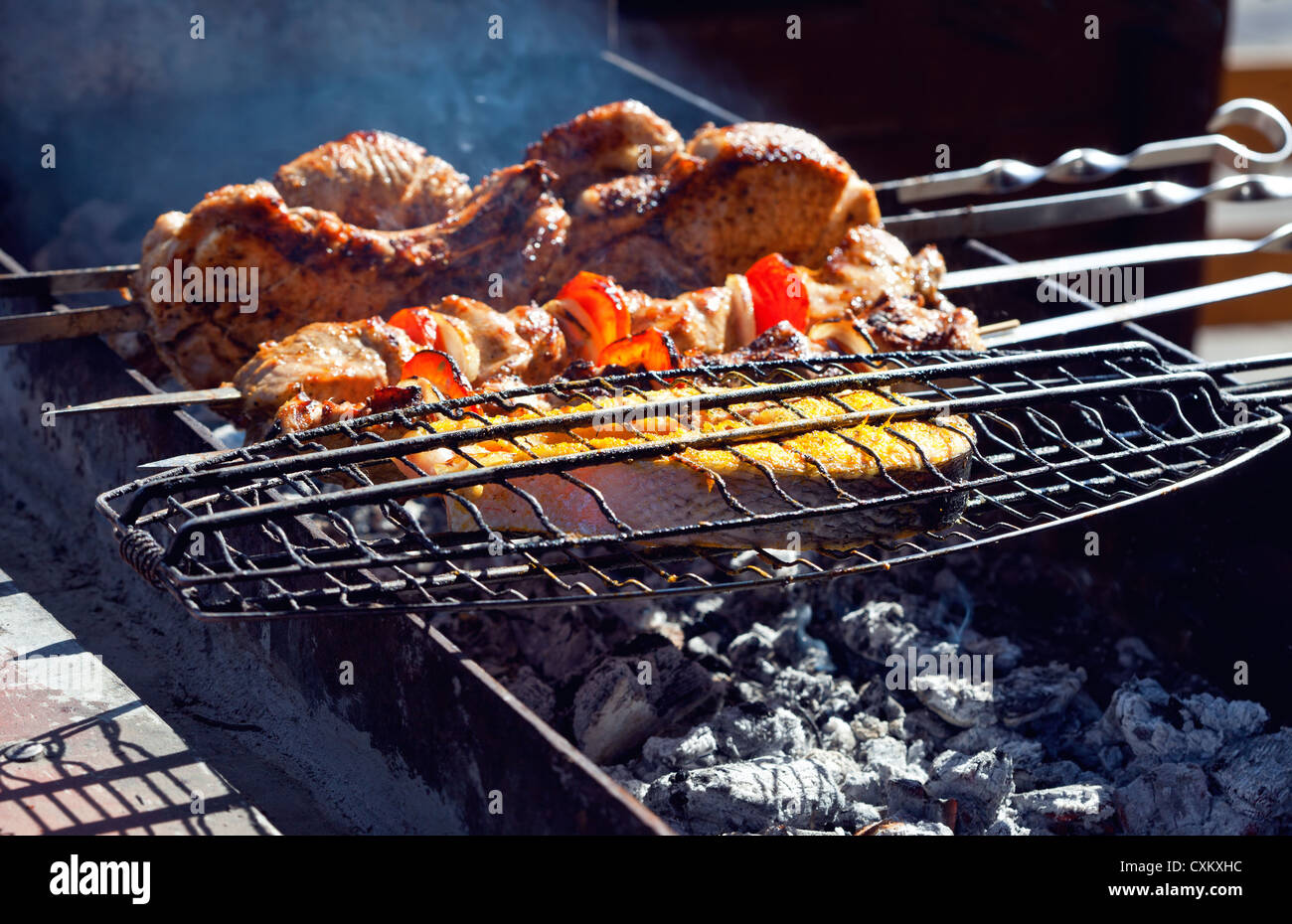 Red hot carbons hi-res stock photography and images - Alamy