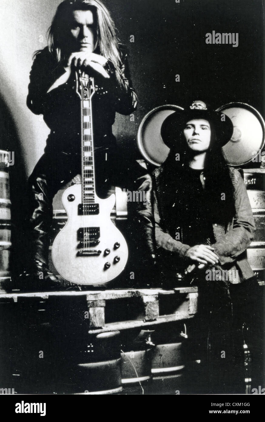 THE CULT Promotional photo of UK rock group about 1990 with Billy Duffy at left and Ian Astbury Stock Photo