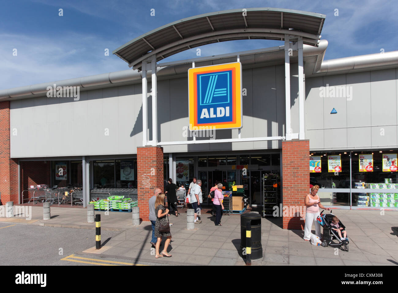 Aldi store Stock Photo - Alamy