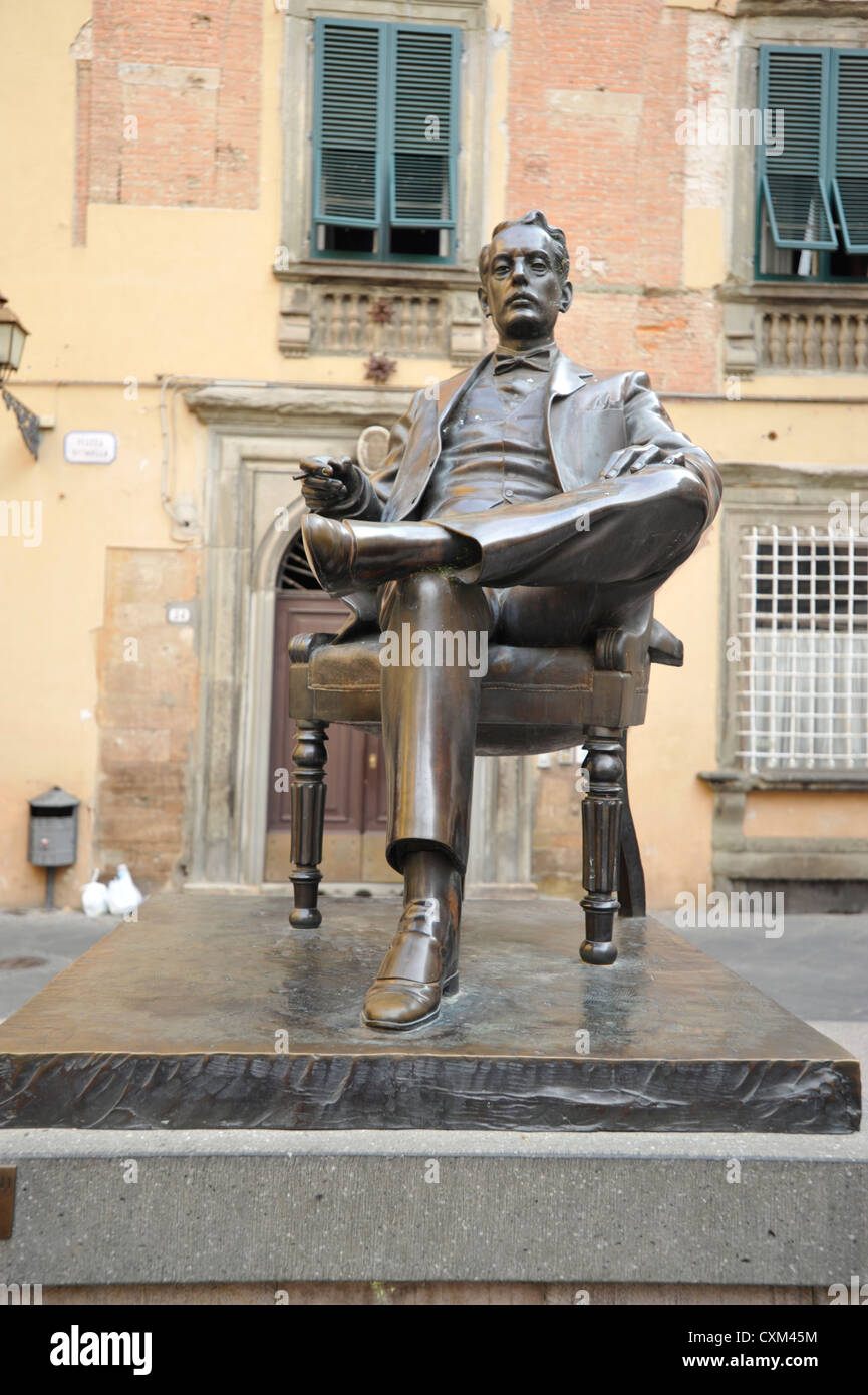 Bronze statue of Giacomo Puccini By Isabella Totus outside his birth place in Lucca Tuscany Italy Stock Photo