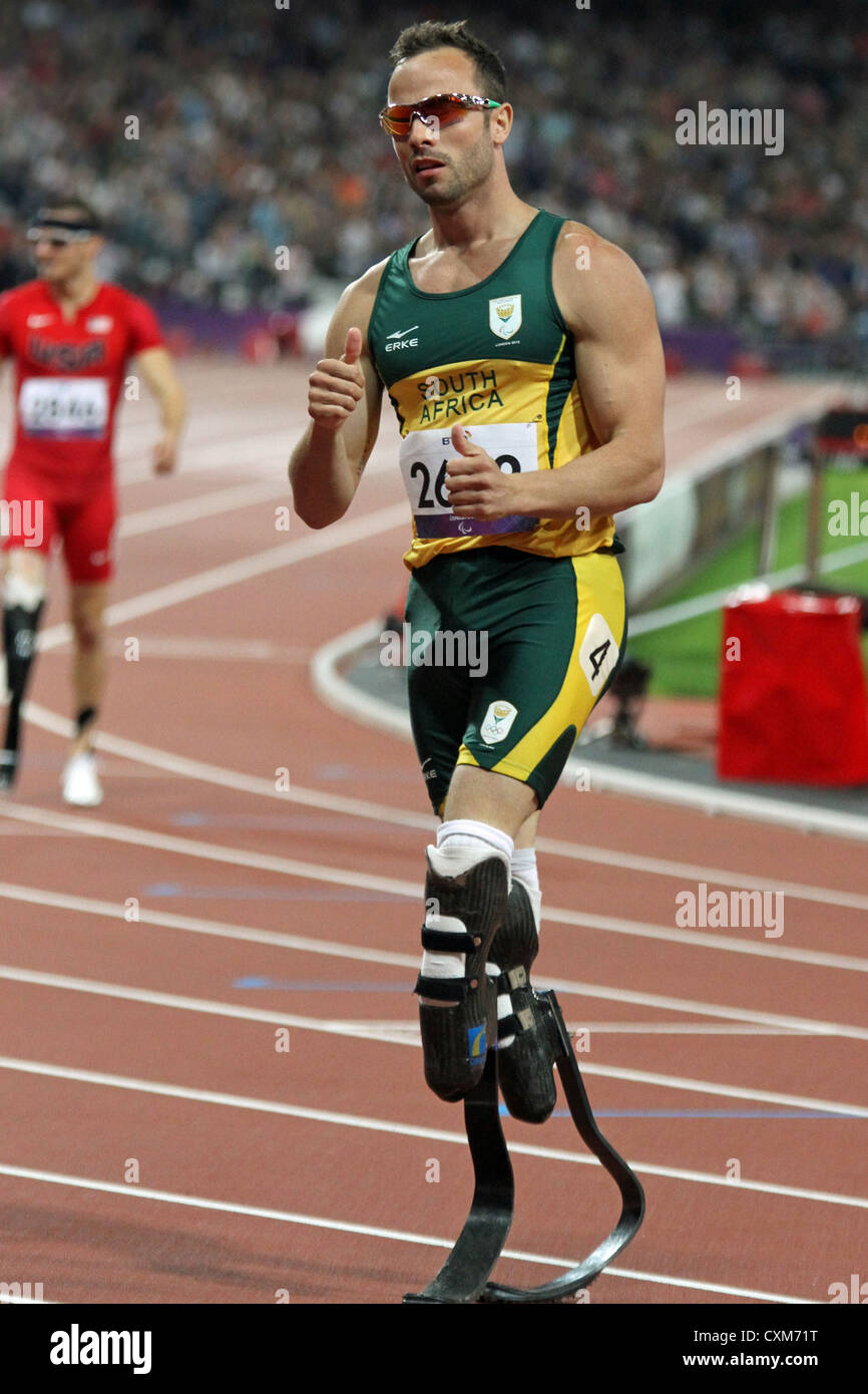 Oscar Pistorius Celebrates After Winning The Gold Medal In The Men s 