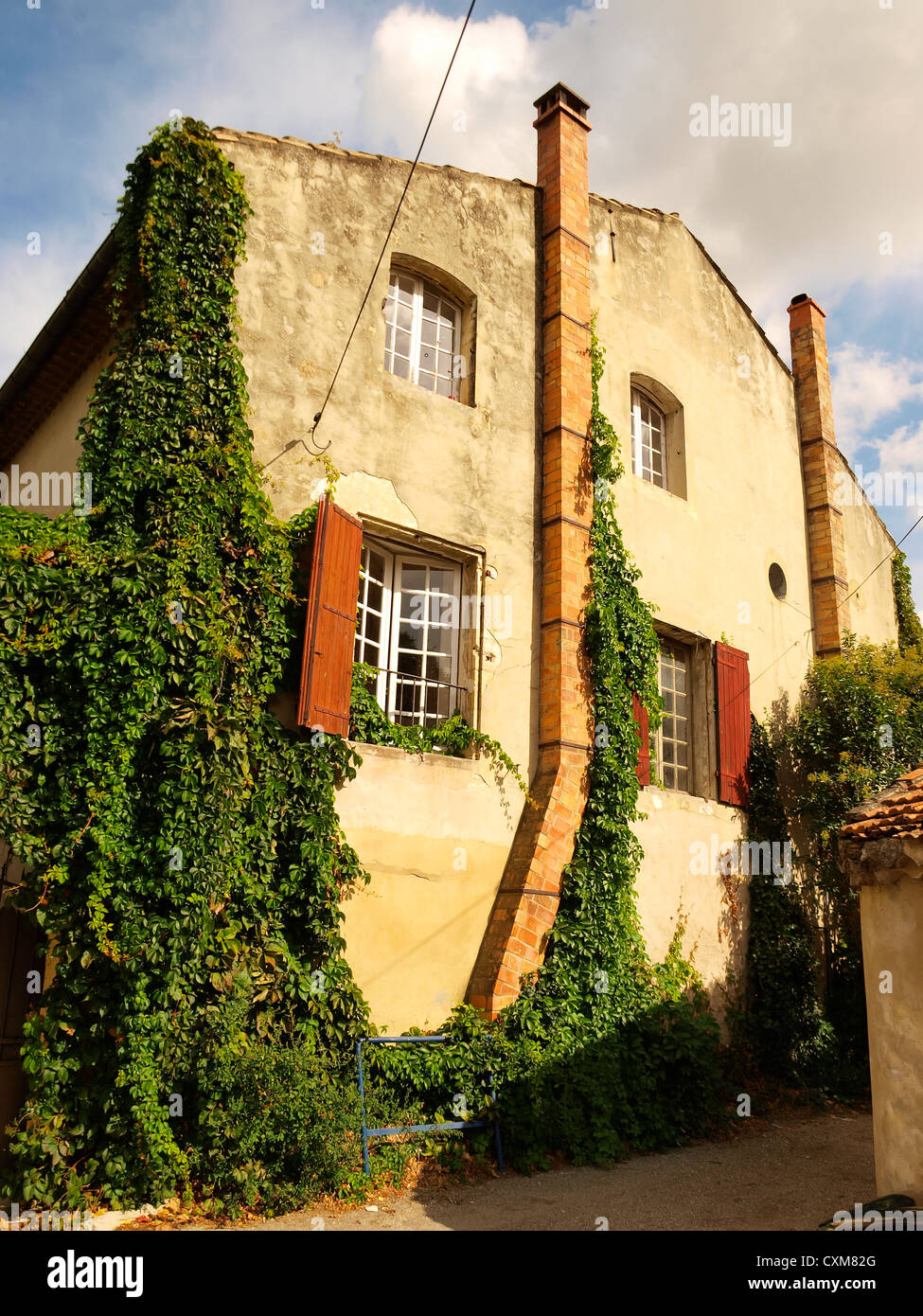 Typical home in southern France, Avignon Stock Photo Alamy