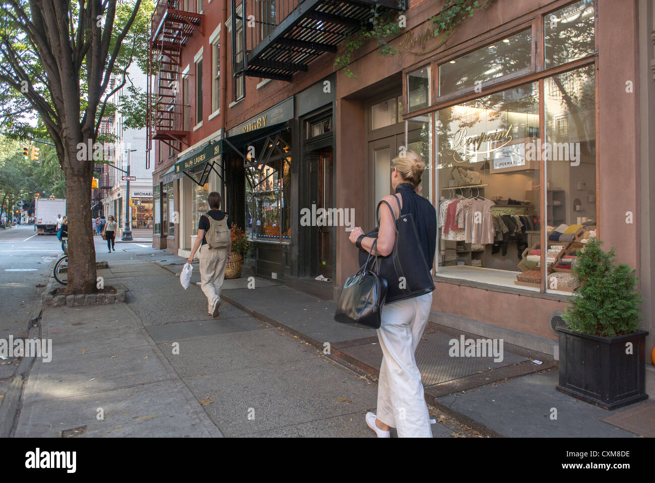 New York City, NY, USA, Street Scenes, People Clothes Shopping in